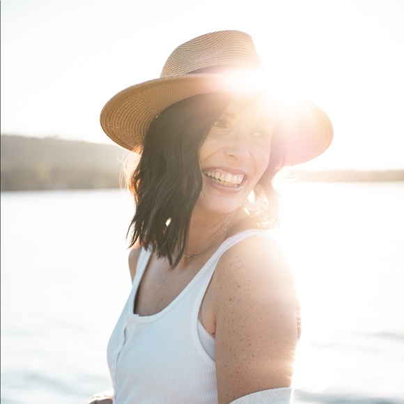 Meet your Posher, Gina - Picture 1 of 1